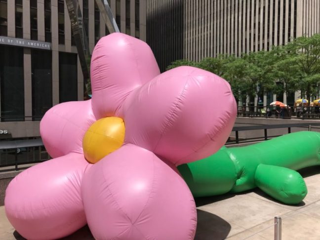 blog_inflatableflowerNYCJuly2018-768x576