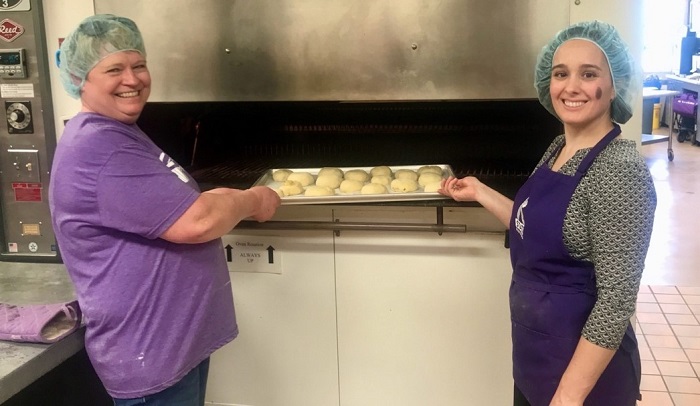 engl210_bierock_baking2_april2023_700x406